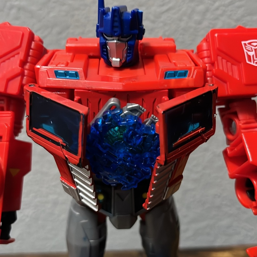 Optimus Prime- Transformers Red and Blue - Picture 2 of 14